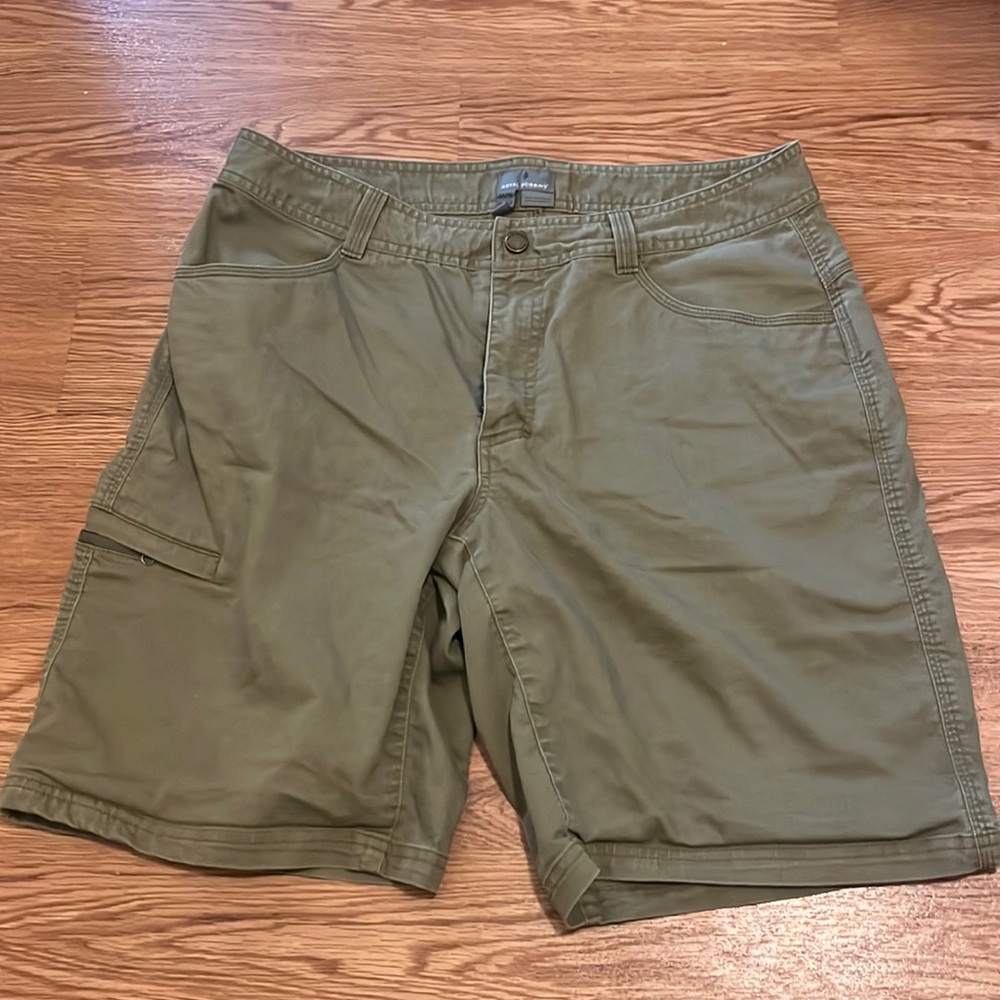 Men’s size 34 Royal Robbins shorts
